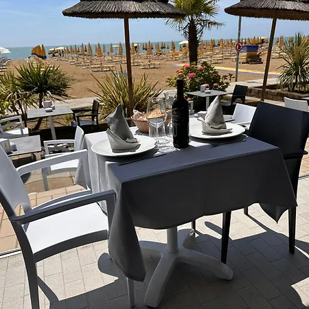 Garda Hotel 2*