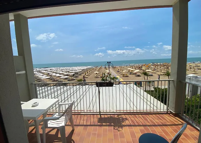 Garda Hotel 2*