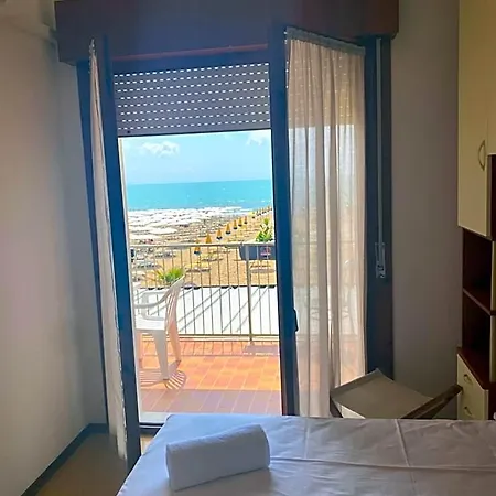 Garda Hotel 2*