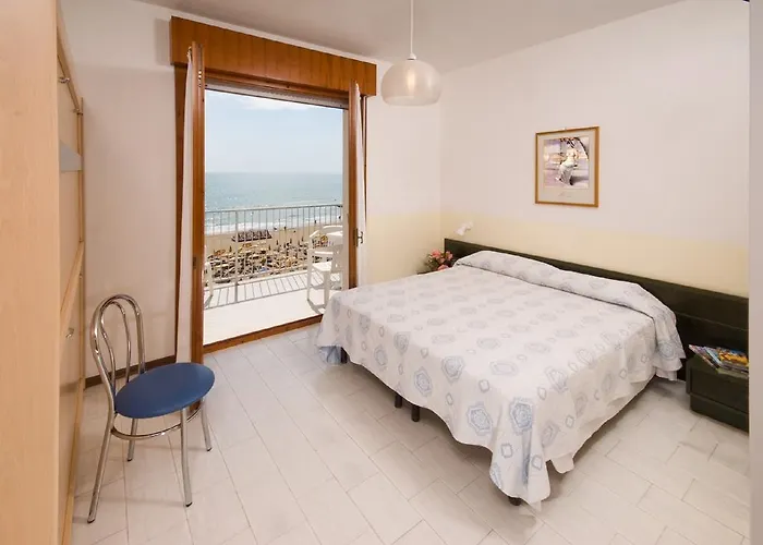 Garda Hotel 2*